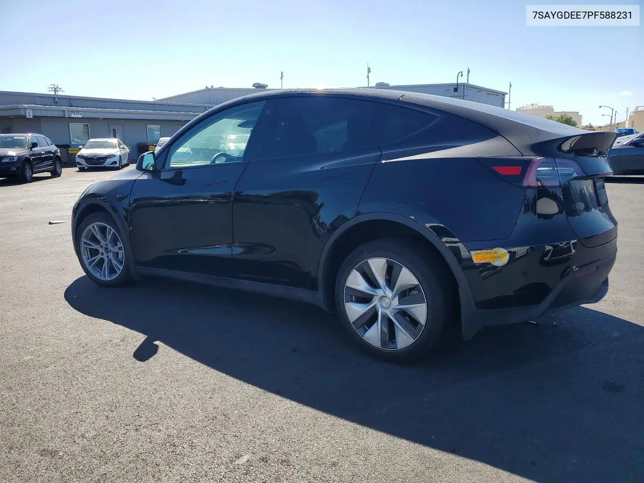 2023 TESLA MODEL Y VIN 7SAYGDEE7PF588231 — фото 2