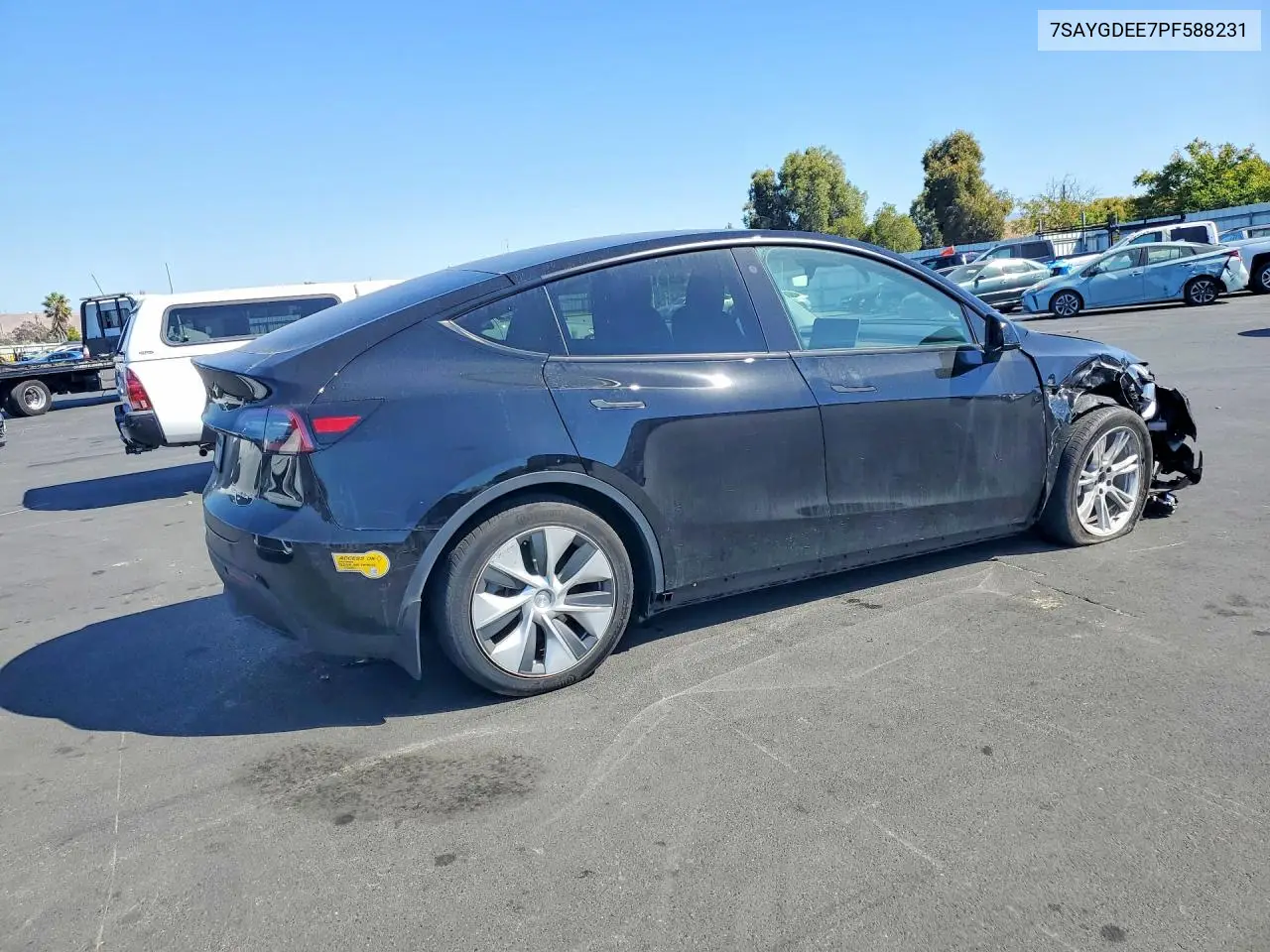 2023 TESLA MODEL Y VIN 7SAYGDEE7PF588231 — фото 3