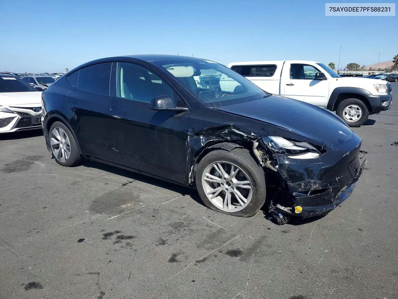 2023 TESLA MODEL Y VIN 7SAYGDEE7PF588231 — фото 4