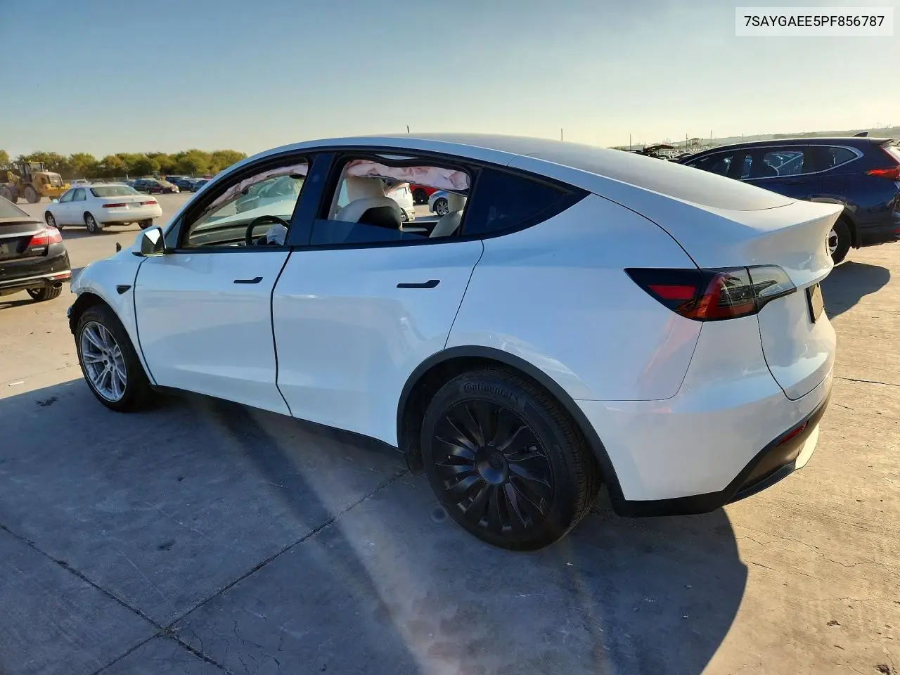 2023 TESLA MODEL Y VIN 7SAYGAEE5PF856787 — фото 2