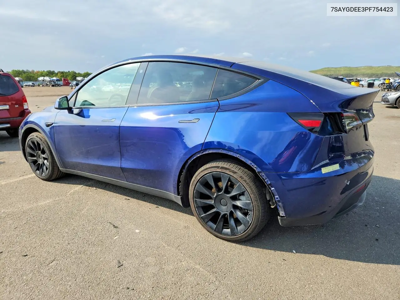 2023 TESLA MODEL Y VIN 7SAYGDEE3PF754423 — фото 2