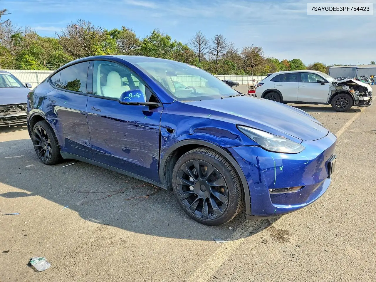 2023 TESLA MODEL Y VIN 7SAYGDEE3PF754423 — фото 4