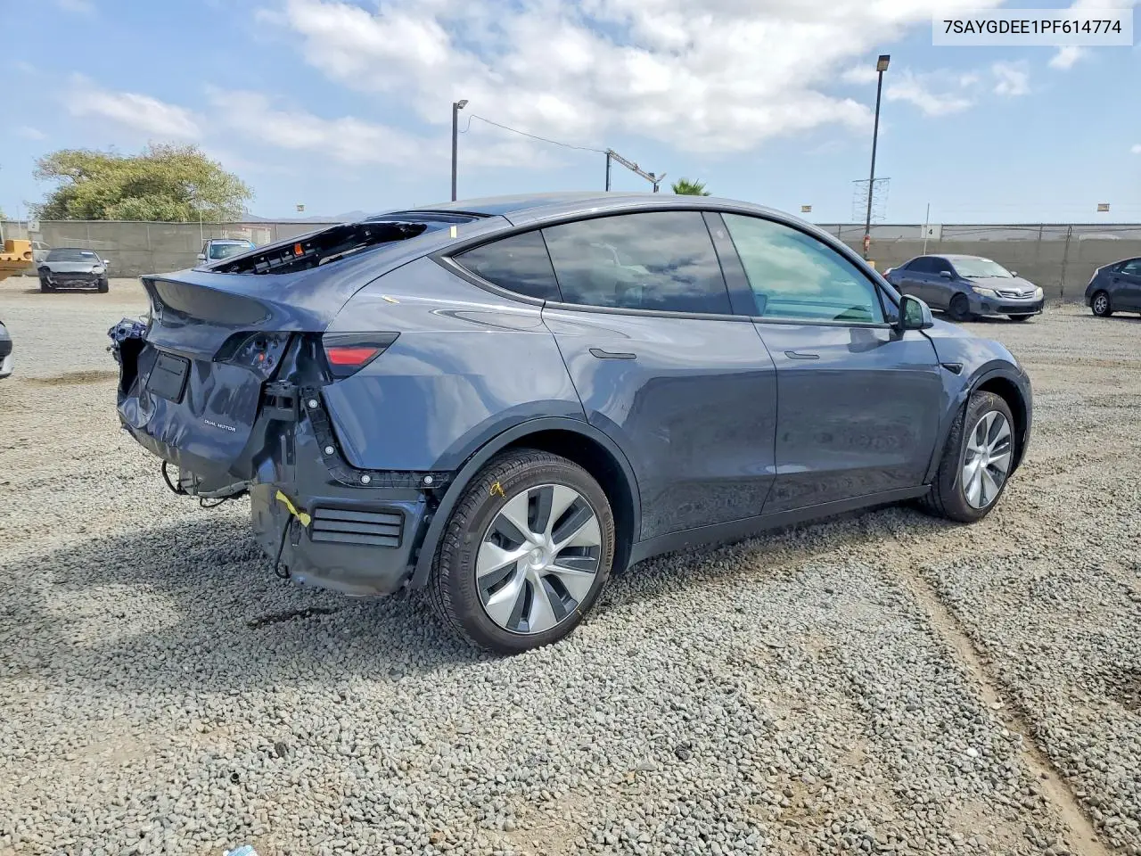 2023 TESLA MODEL Y VIN 7SAYGDEE1PF614774 — фото 3