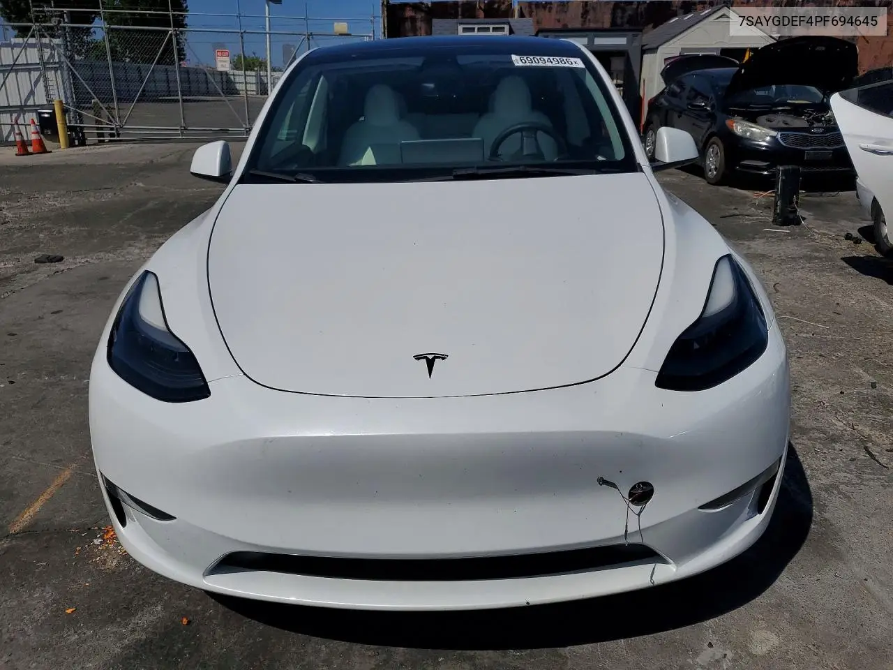 2023 TESLA MODEL Y VIN 7SAYGDEF4PF694645 — фото 5