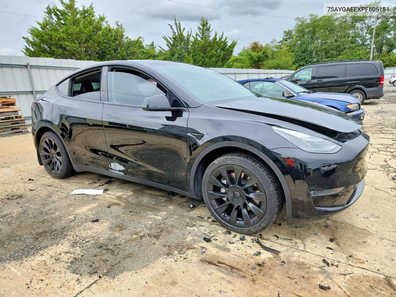 2023 TESLA MODEL Y VIN 7SAYGAEEXPF605151 — фото 4