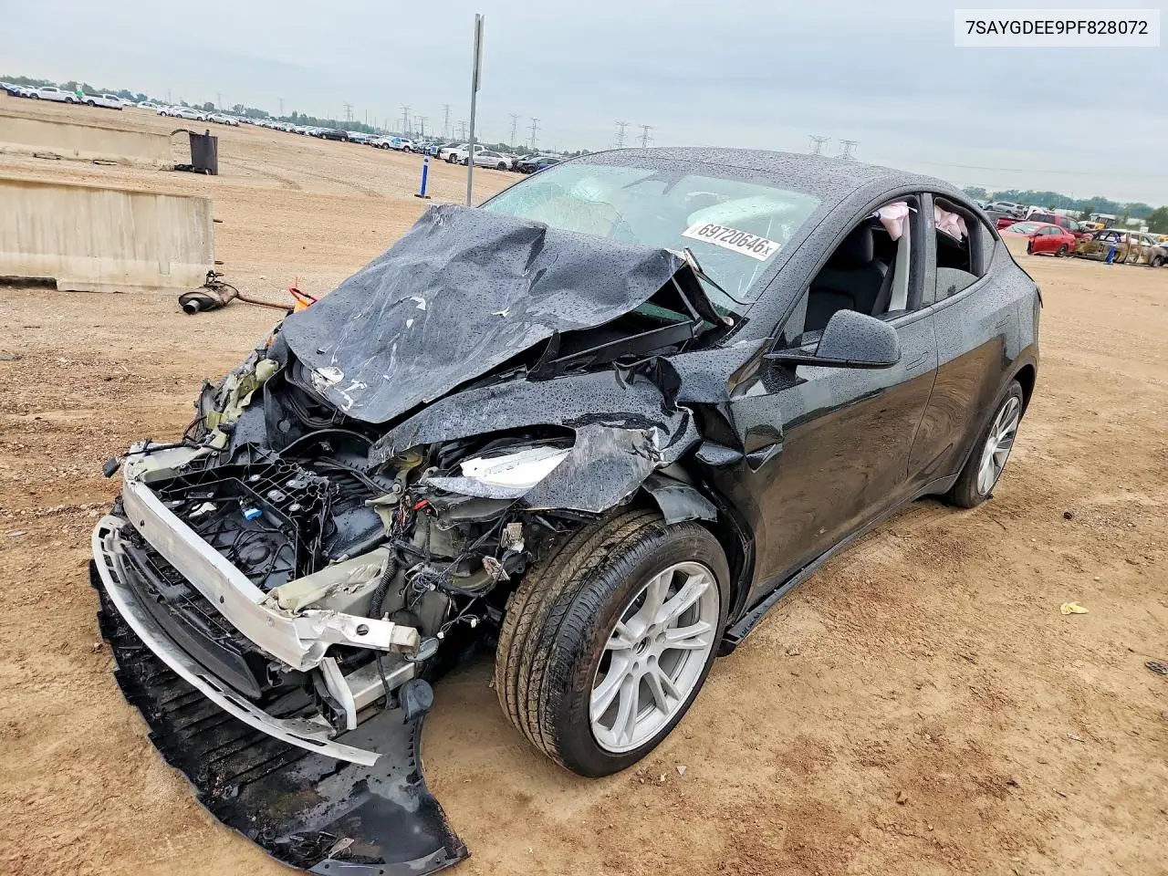 TESLA MODEL Y 2023, VIN 7SAYGDEE9PF828072