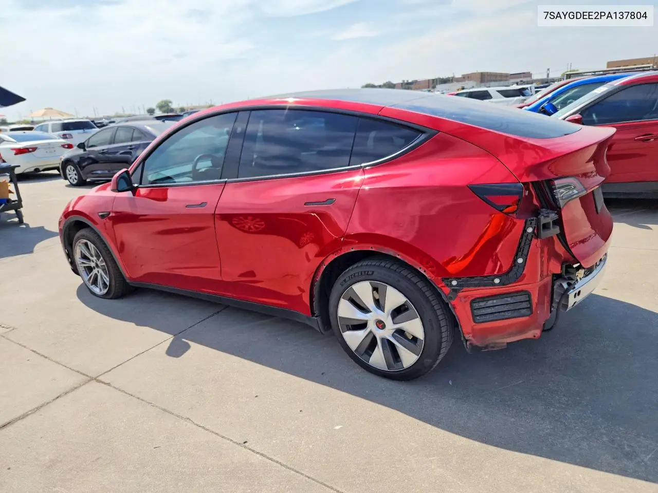 2023 TESLA MODEL Y VIN 7SAYGDEE2PA137804 — фото 2