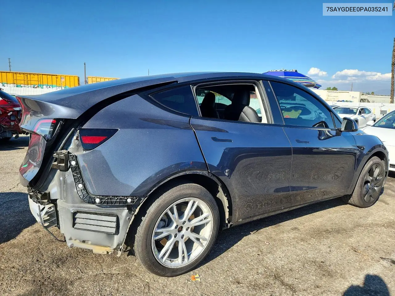 2023 TESLA MODEL Y VIN 7SAYGDEE0PA035241 — фото 3