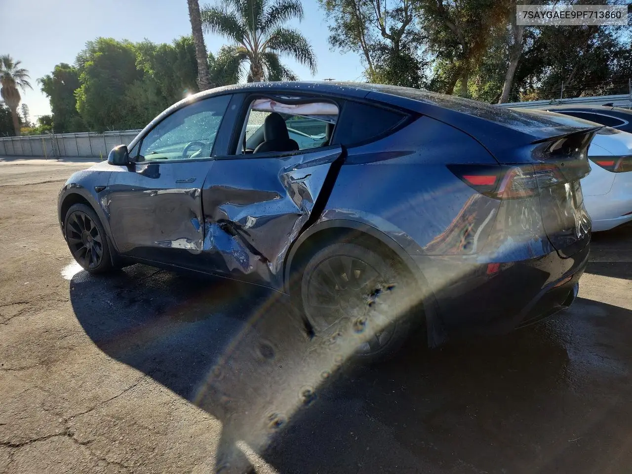 2023 TESLA MODEL Y VIN 7SAYGAEE9PF713860 — фото 2