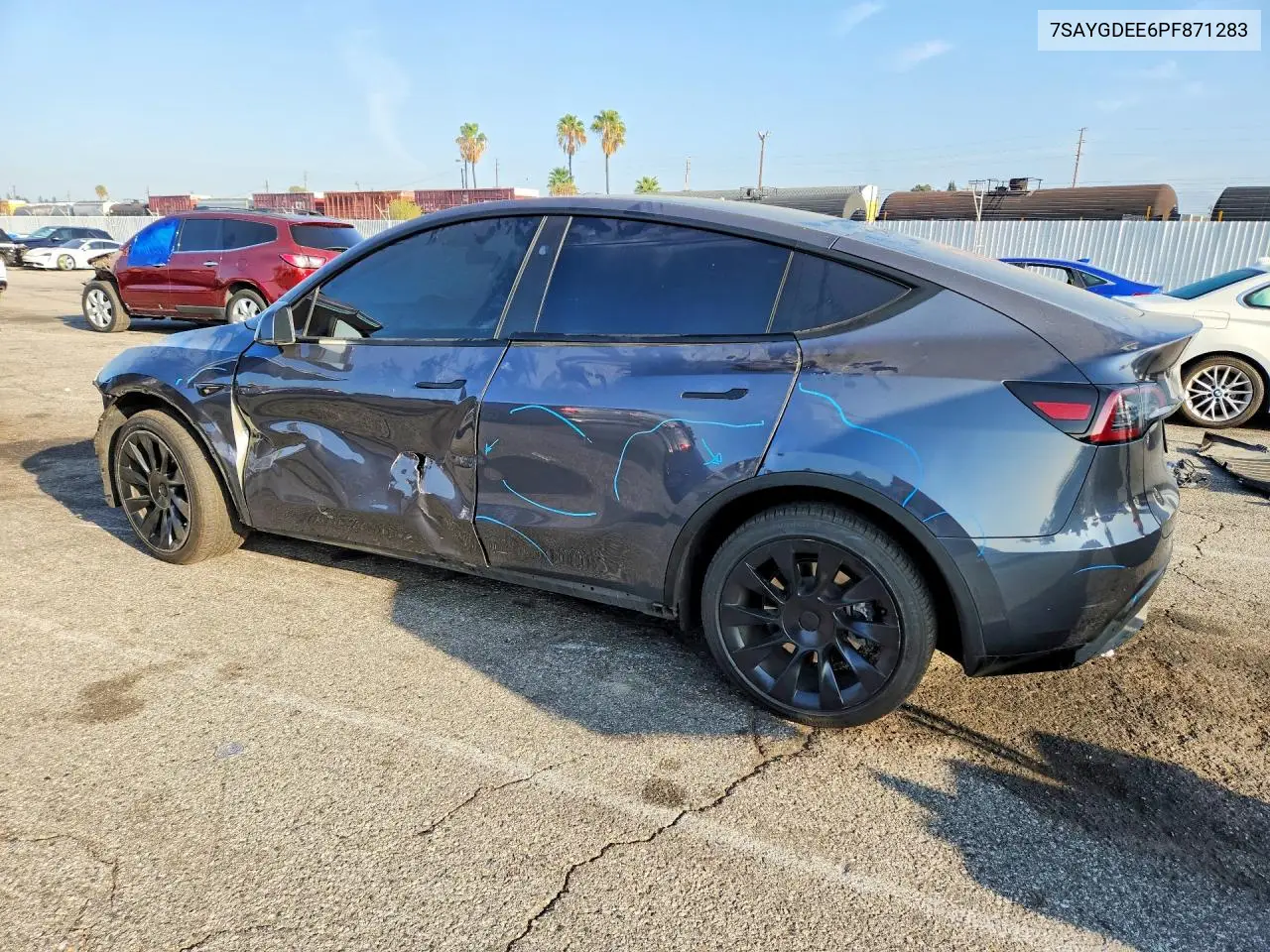 2023 TESLA MODEL Y VIN 7SAYGDEE6PF871283 — фото 2