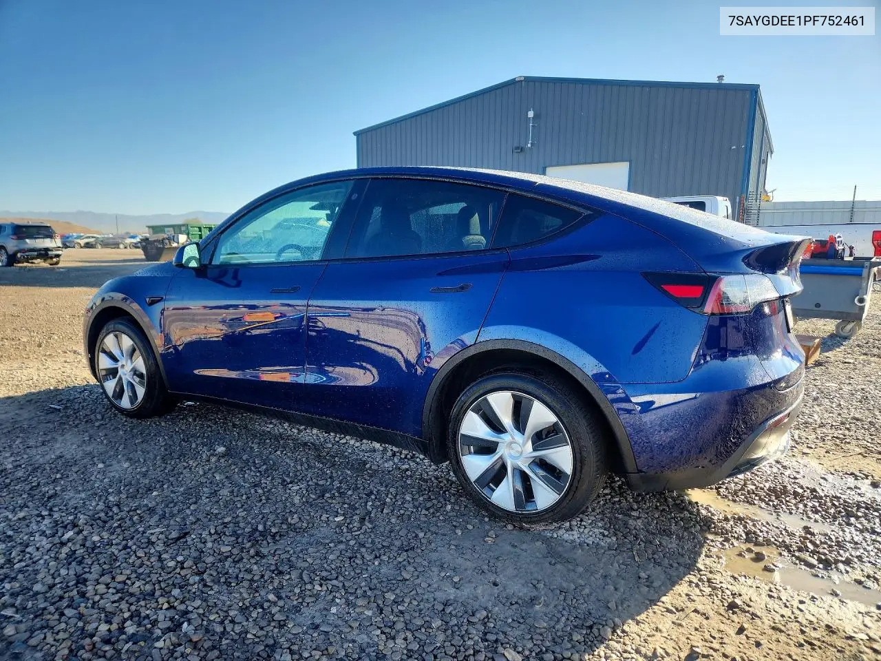2023 TESLA MODEL Y VIN 7SAYGDEE1PF752461 — фото 2