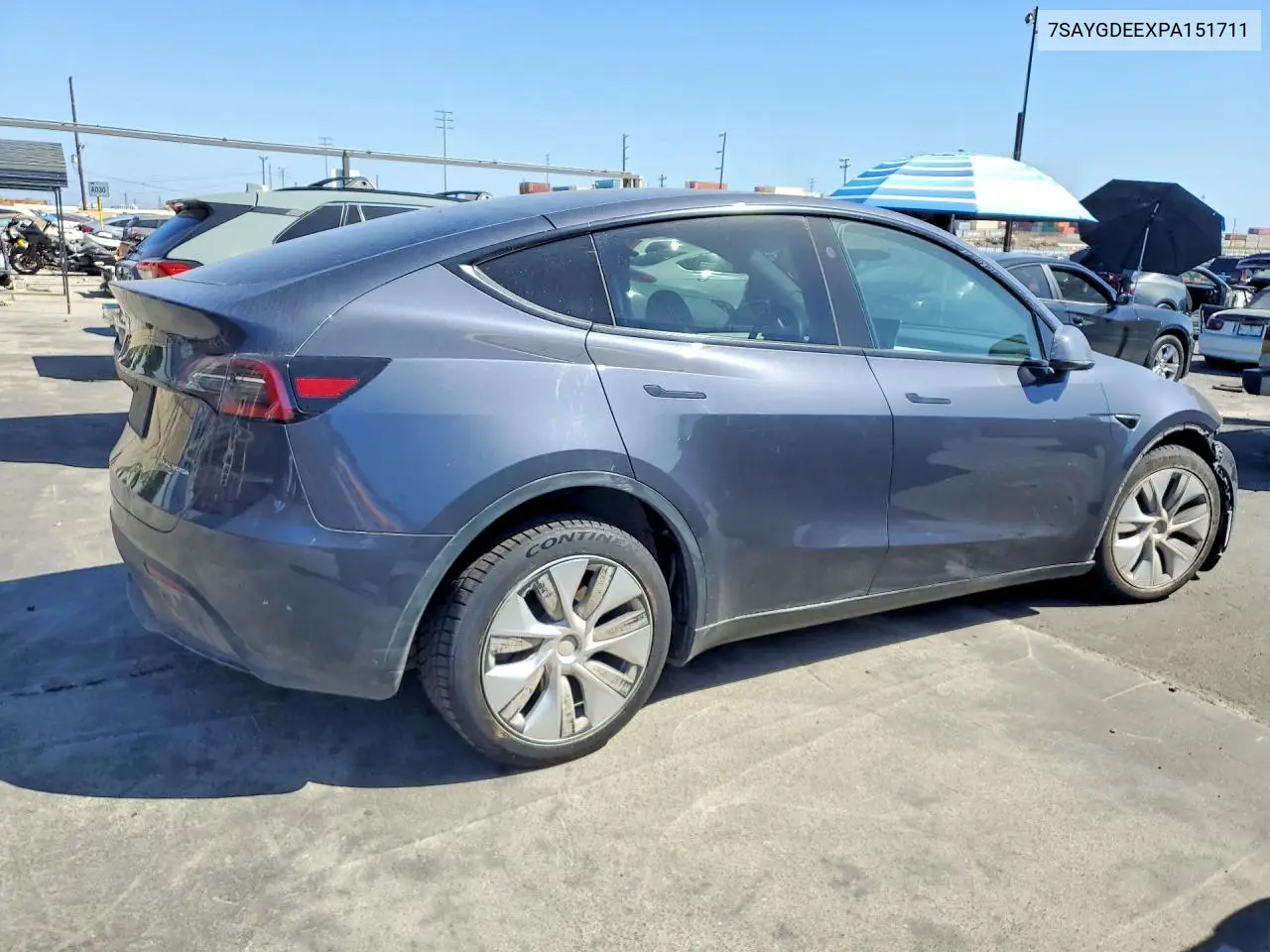 2023 TESLA MODEL Y VIN 7SAYGDEEXPA151711 — фото 3