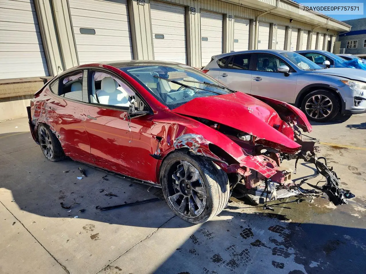 2023 TESLA MODEL Y VIN 7SAYGDEE0PF757571 — фото 4