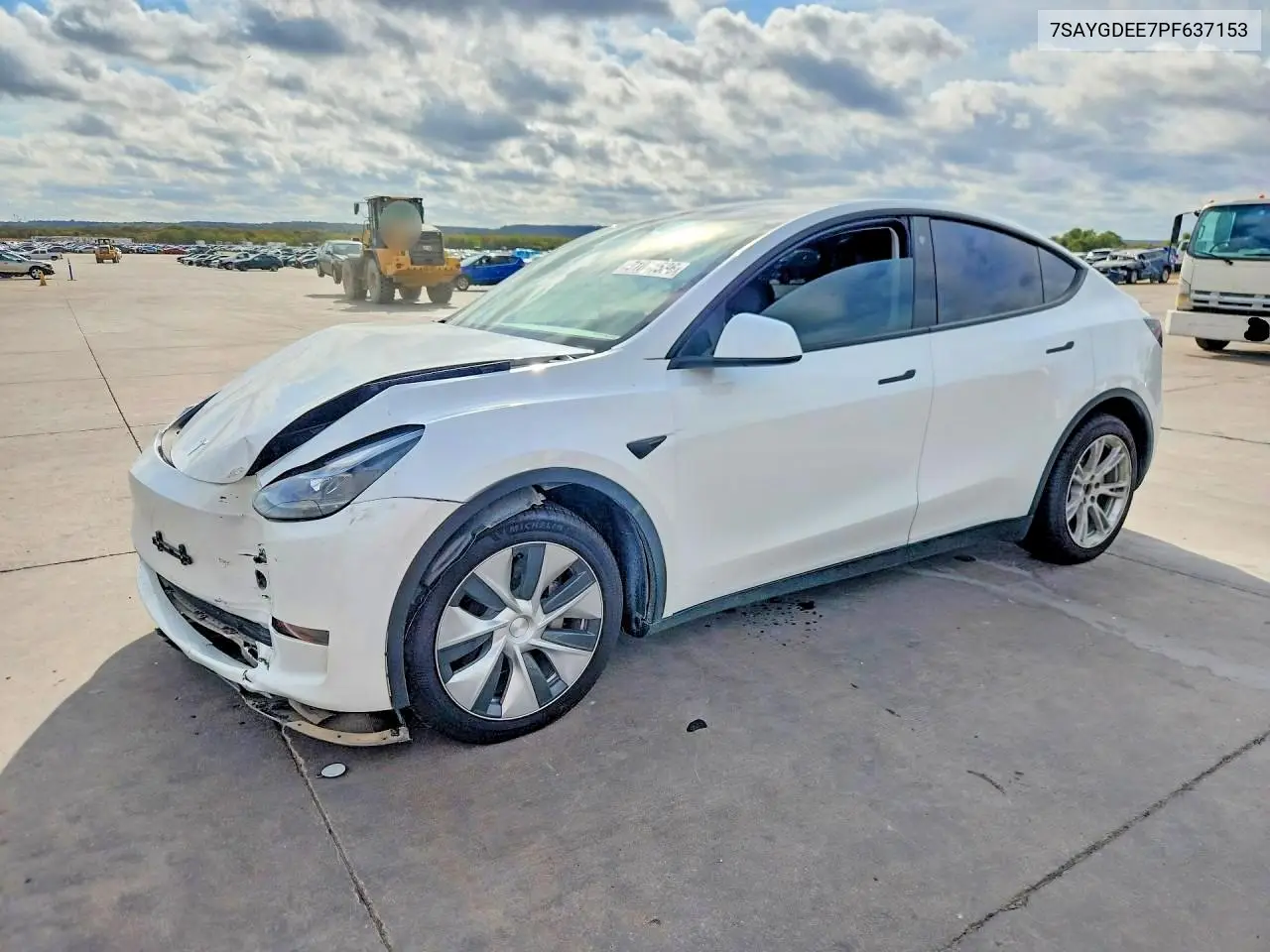 TESLA MODEL Y 2023, VIN 7SAYGDEE7PF637153