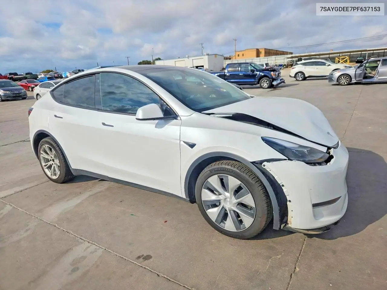 2023 TESLA MODEL Y VIN 7SAYGDEE7PF637153 — фото 4