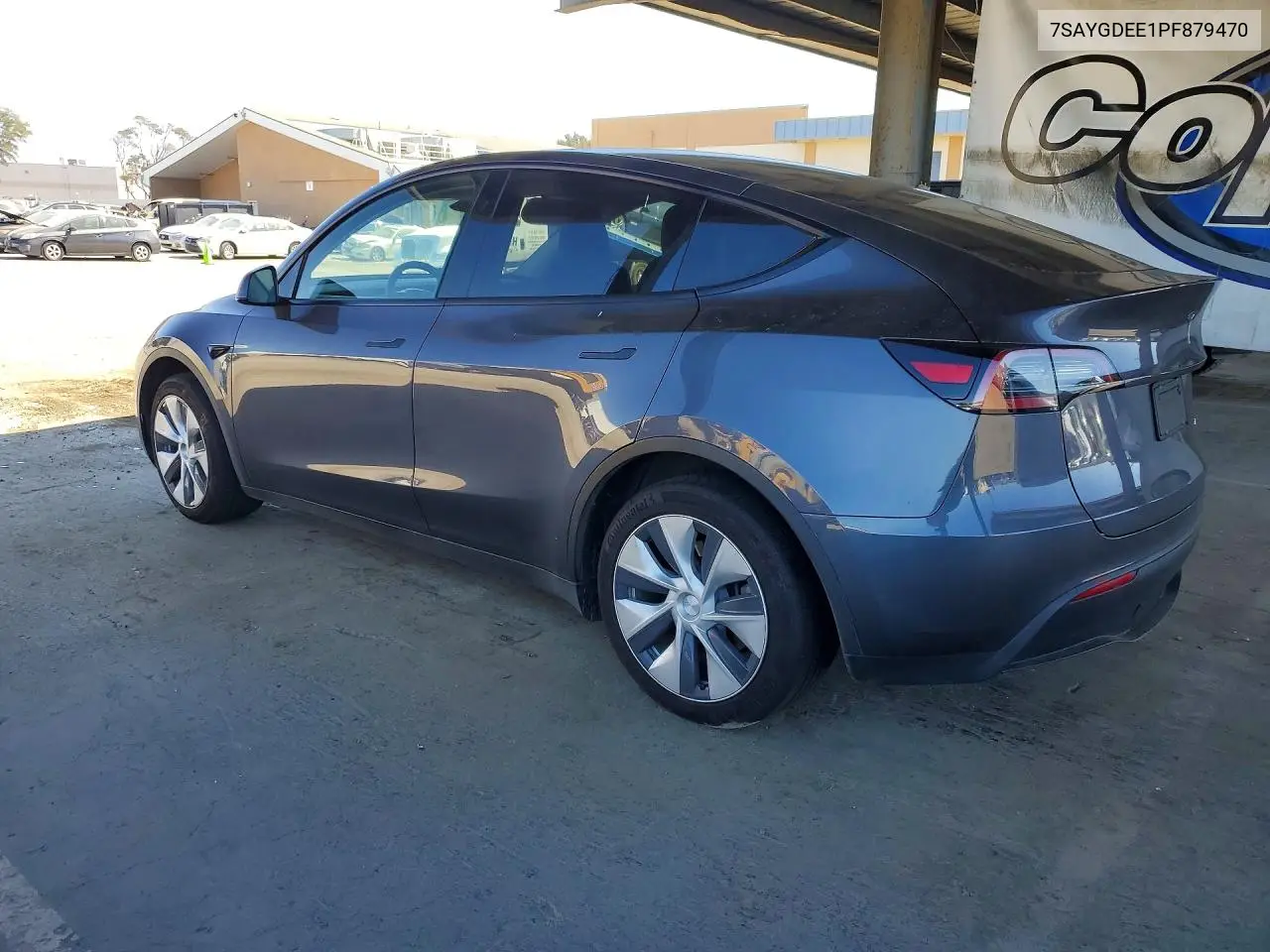 2023 TESLA MODEL Y VIN 7SAYGDEE1PF879470 — фото 2