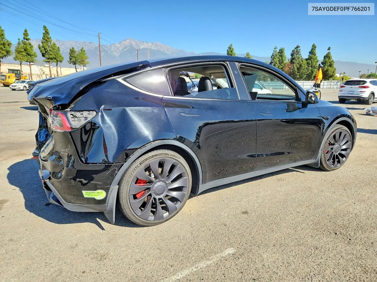 2023 TESLA MODEL Y VIN 7SAYGDEF0PF766201 — фото 3