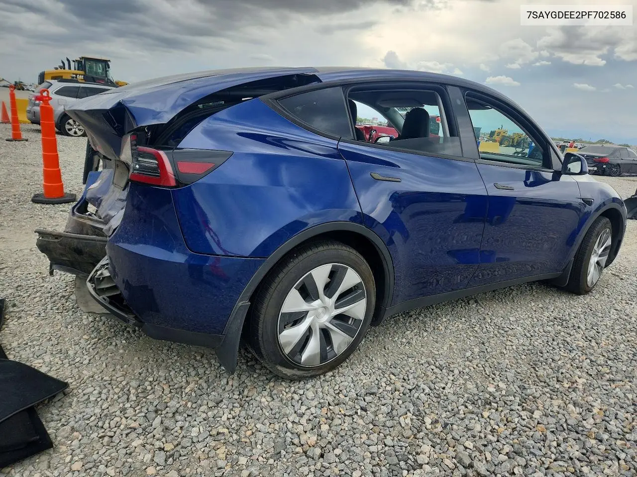 2023 TESLA MODEL Y VIN 7SAYGDEE2PF702586 — фото 3