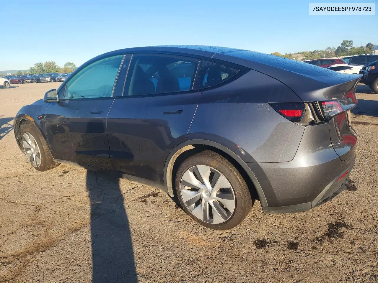 2023 TESLA MODEL Y VIN 7SAYGDEE6PF978723 — фото 2