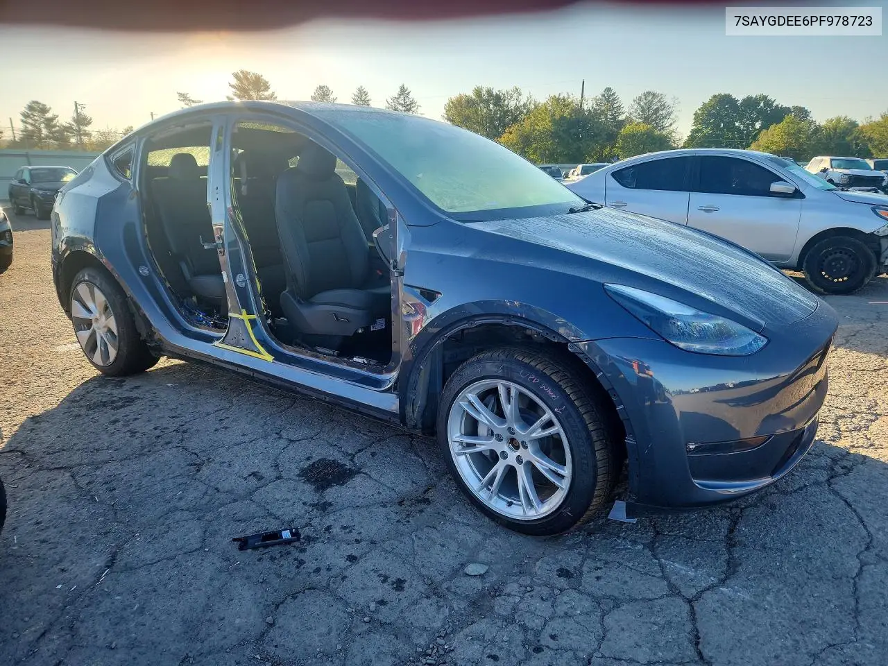 2023 TESLA MODEL Y VIN 7SAYGDEE6PF978723 — фото 4
