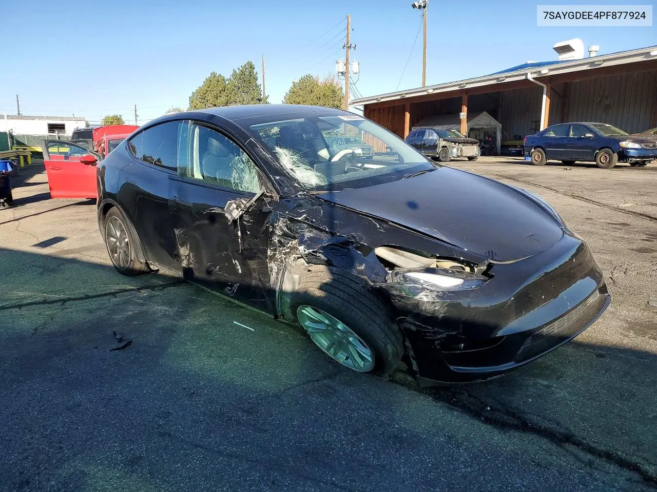 2023 TESLA MODEL Y VIN 7SAYGDEE4PF877924 — фото 4
