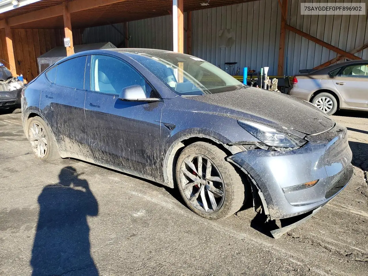 2023 TESLA MODEL Y VIN 7SAYGDEF0PF896902 — фото 4