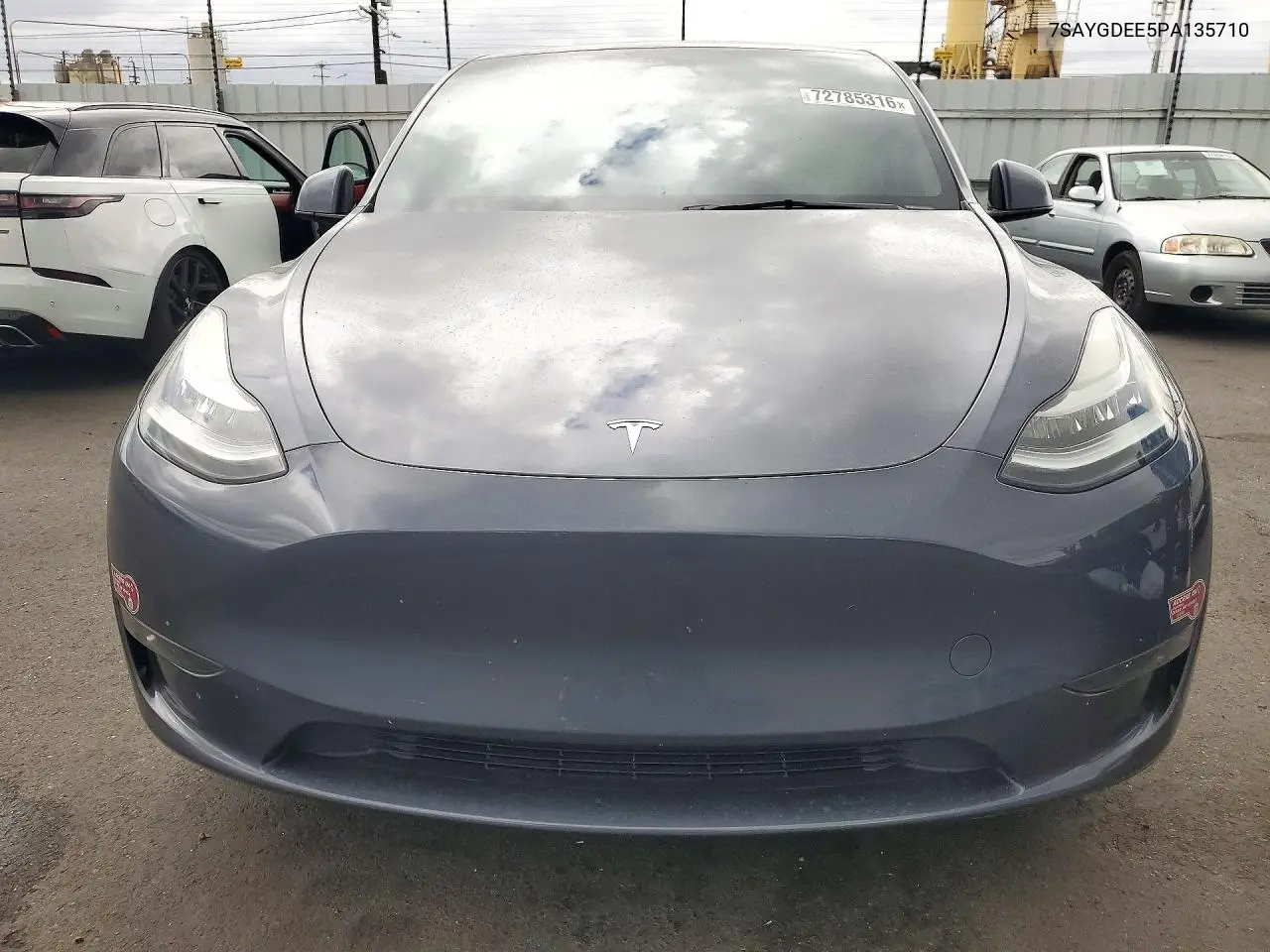 2023 TESLA MODEL Y VIN 7SAYGDEE5PA135710 — фото 5