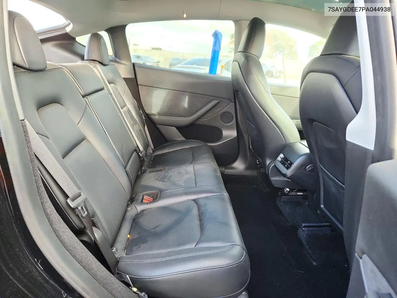 2023 TESLA MODEL Y VIN 7SAYGDEE7PA044938 — фото 4