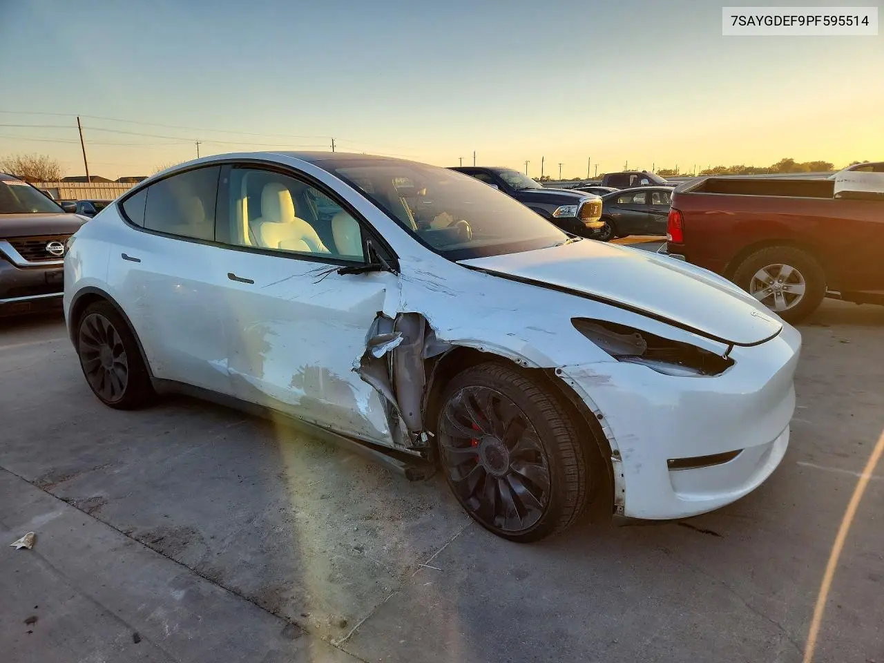 2023 TESLA MODEL Y VIN 7SAYGDEF9PF595514 — фото 4