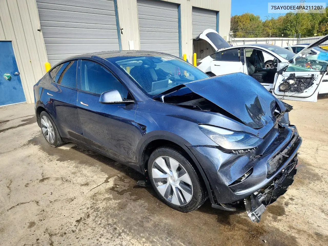 2023 TESLA MODEL Y VIN 7SAYGDEE4PA211207 — фото 4