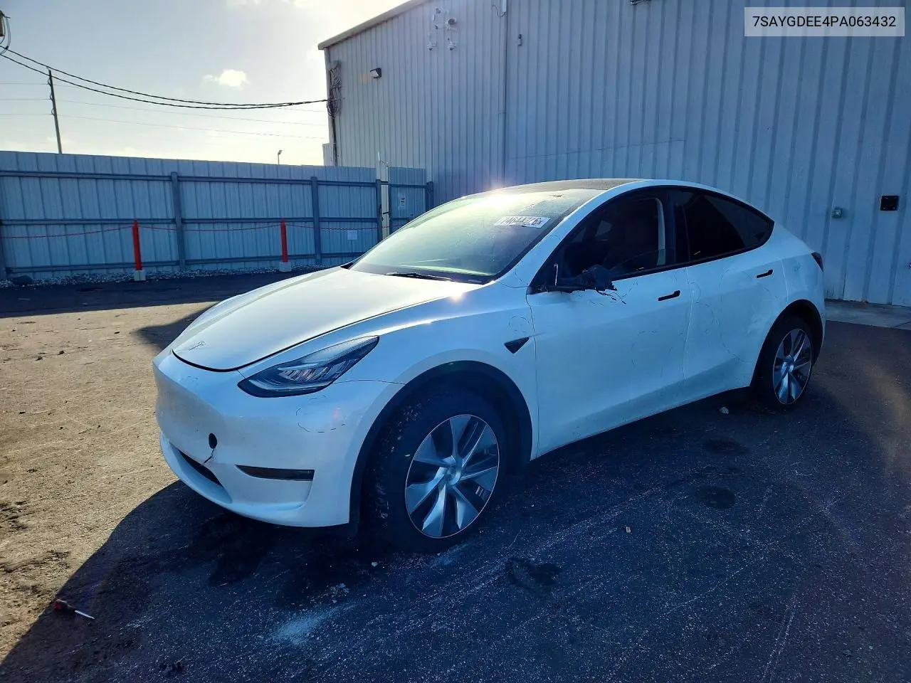 TESLA MODEL Y 2023, VIN 7SAYGDEE4PA063432