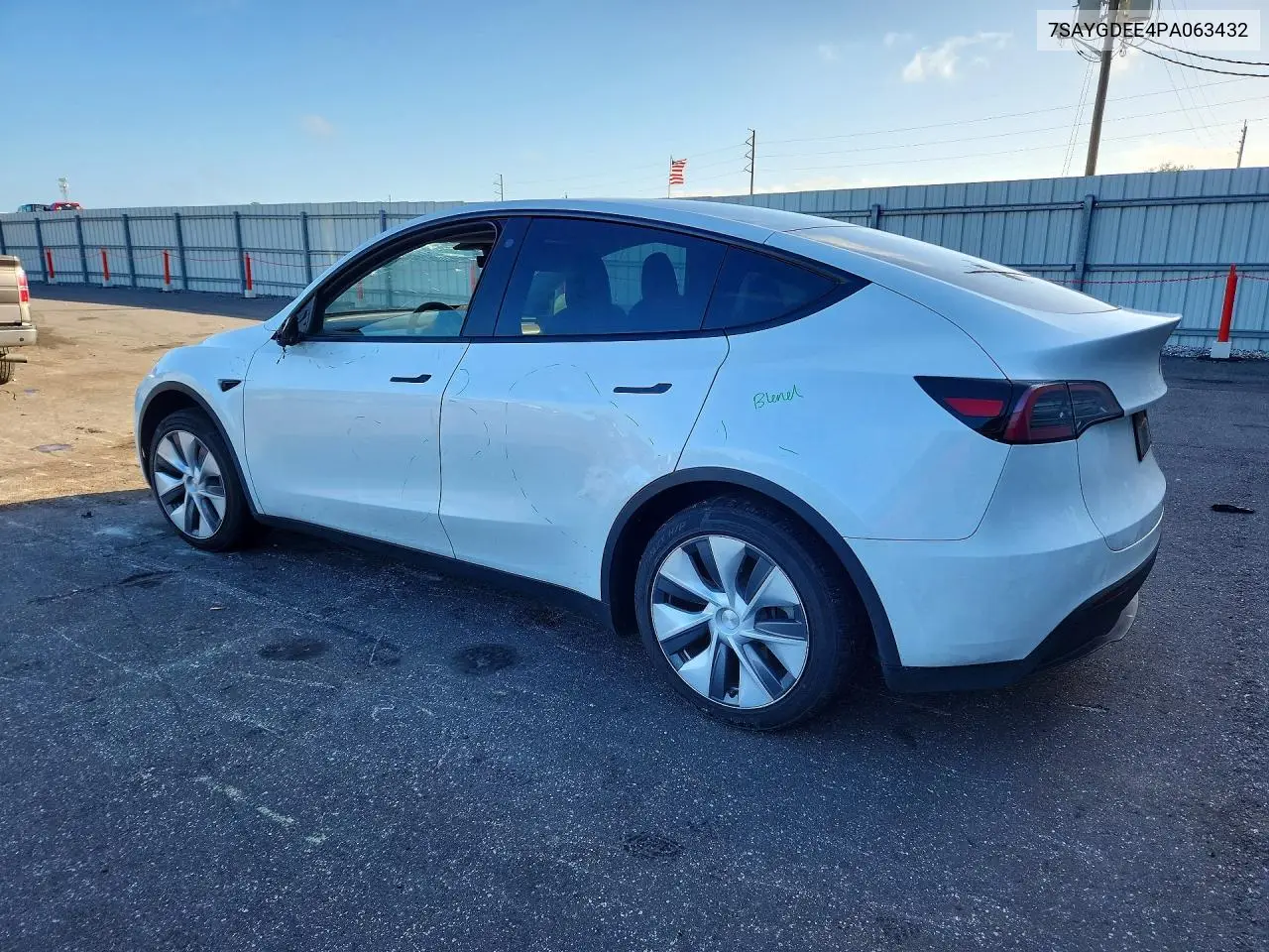 2023 TESLA MODEL Y VIN 7SAYGDEE4PA063432 — фото 2
