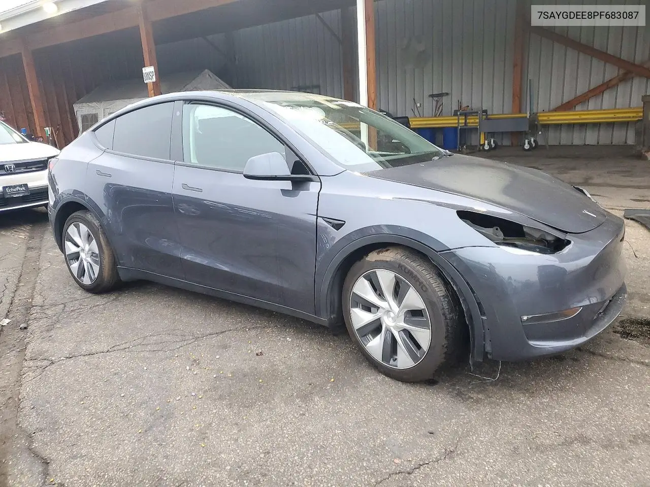 2023 TESLA MODEL Y VIN 7SAYGDEE8PF683087 — фото 4