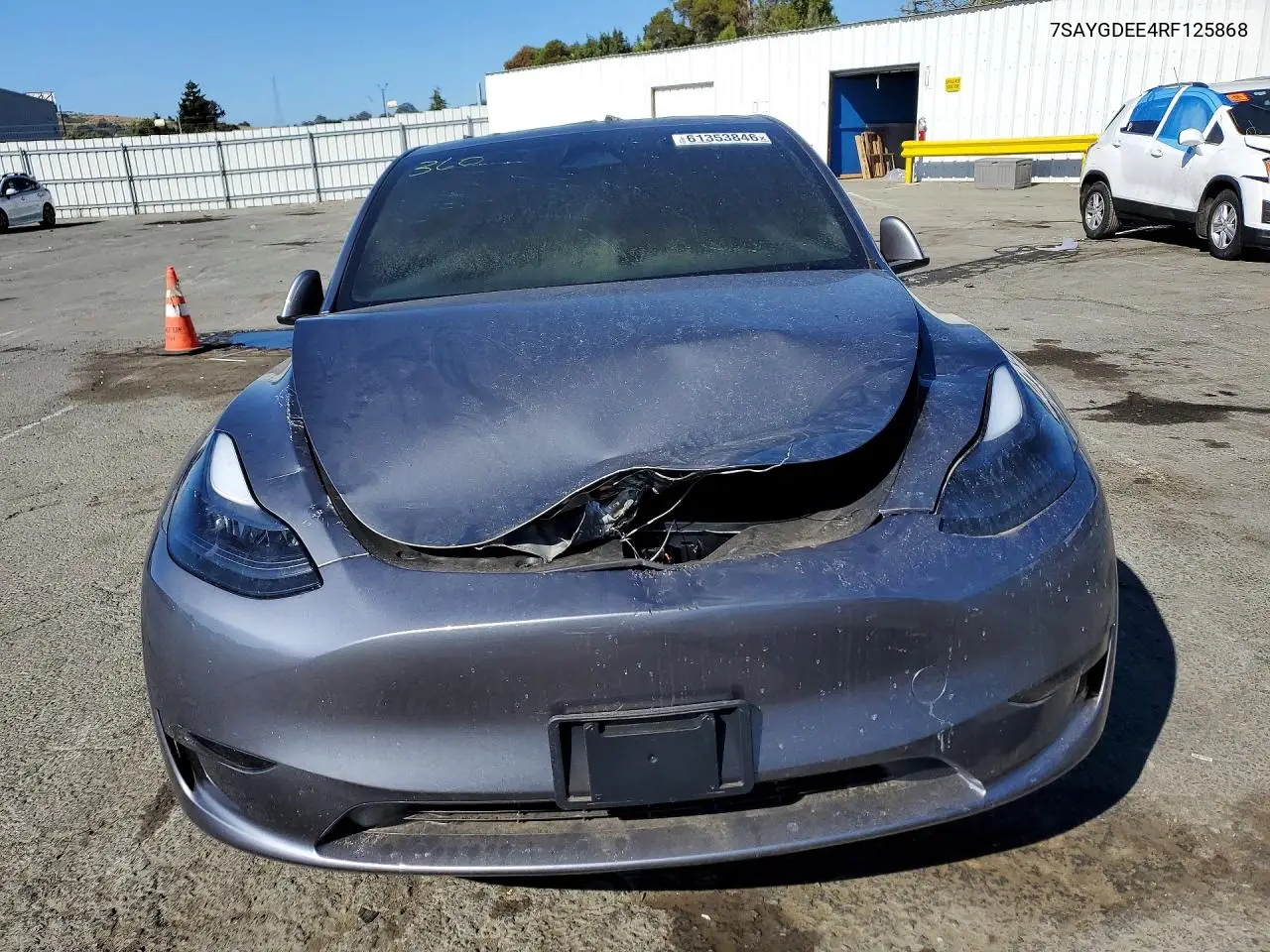 2024 TESLA MODEL Y VIN 7SAYGDEE4RF125868 — фото 5