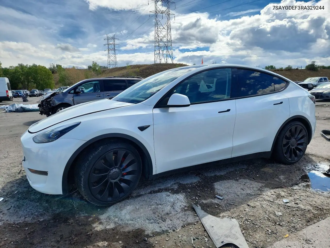 TESLA MODEL Y 2024, VIN 7SAYGDEF3RA329244