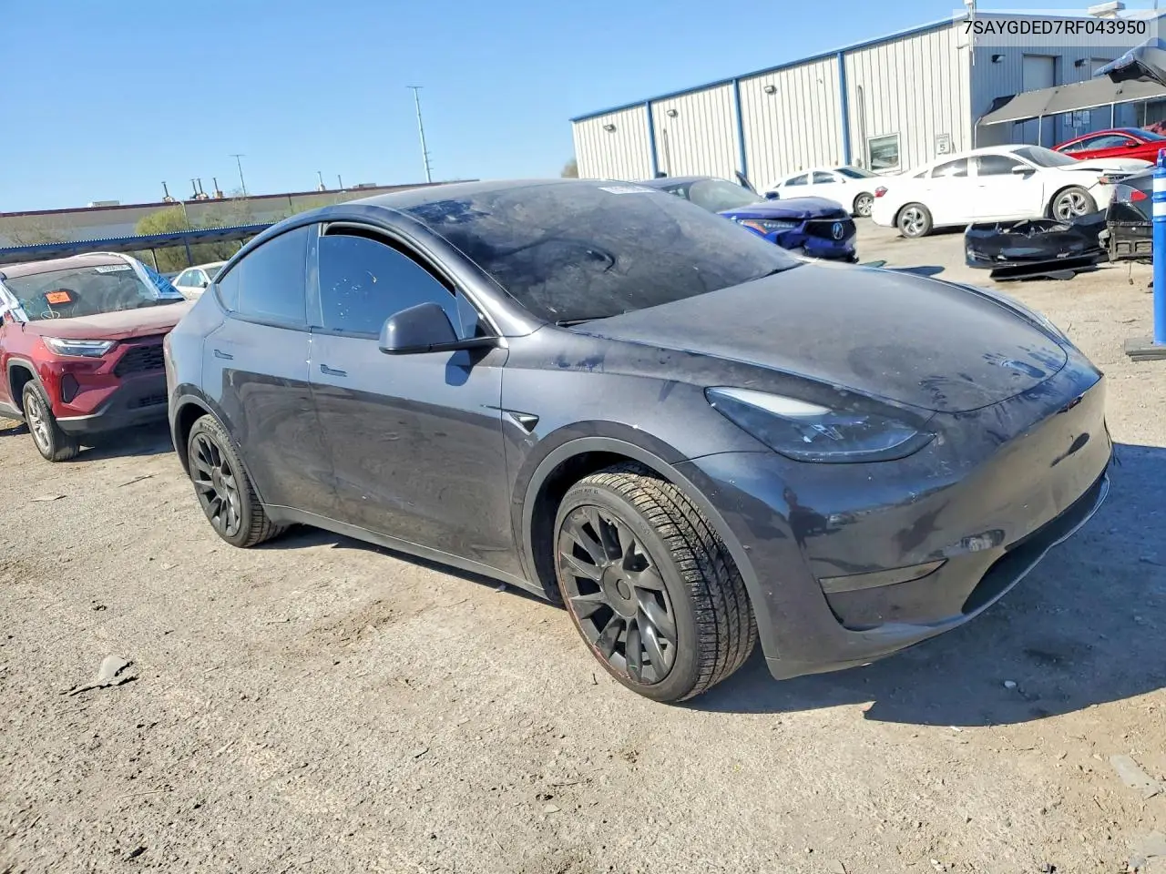 2024 TESLA MODEL Y VIN 7SAYGDED7RF043950 — фото 4