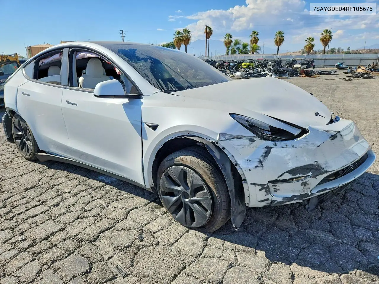 2024 TESLA MODEL Y VIN 7SAYGDED4RF105675 — фото 4