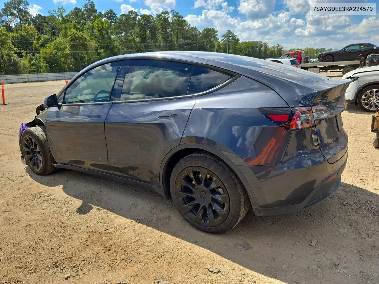 2024 TESLA MODEL Y VIN 7SAYGDEE3RA224579 — фото 2