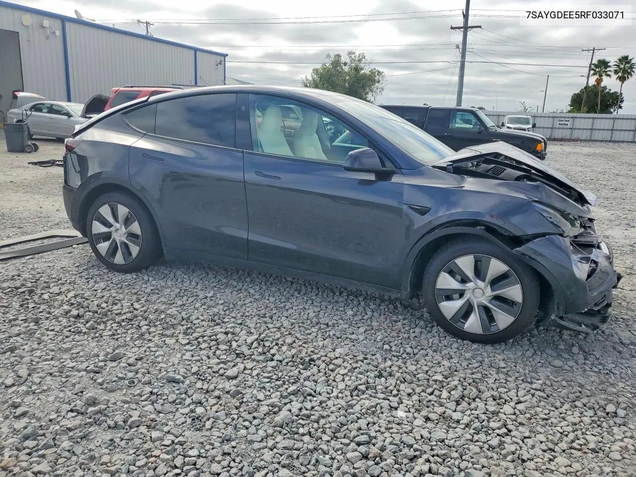 2024 TESLA MODEL Y VIN 7SAYGDEE5RF033071 — фото 4
