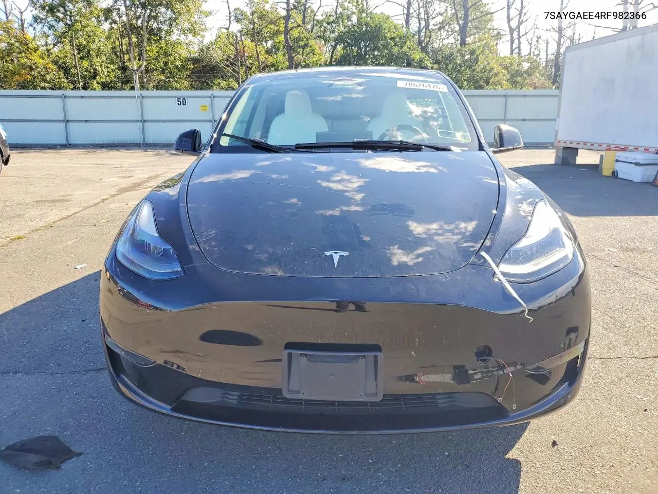 2024 TESLA MODEL Y VIN 7SAYGAEE4RF982366 — фото 5