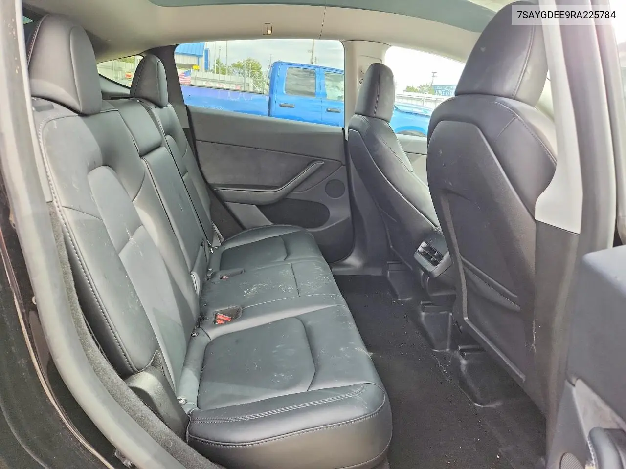 2024 TESLA MODEL Y VIN 7SAYGDEE9RA225784 — фото 2