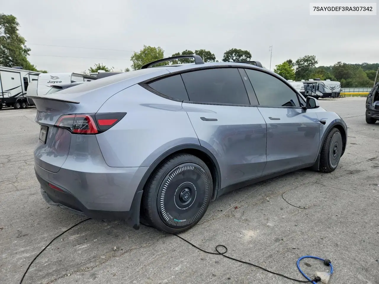 2024 TESLA MODEL Y VIN 7SAYGDEF3RA307342 — фото 3