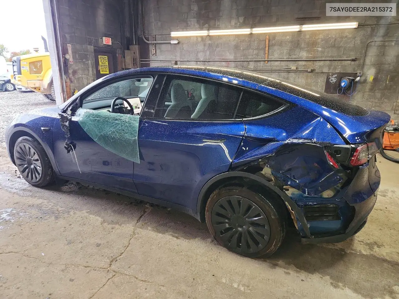 2024 TESLA MODEL Y VIN 7SAYGDEE2RA215372 — фото 2
