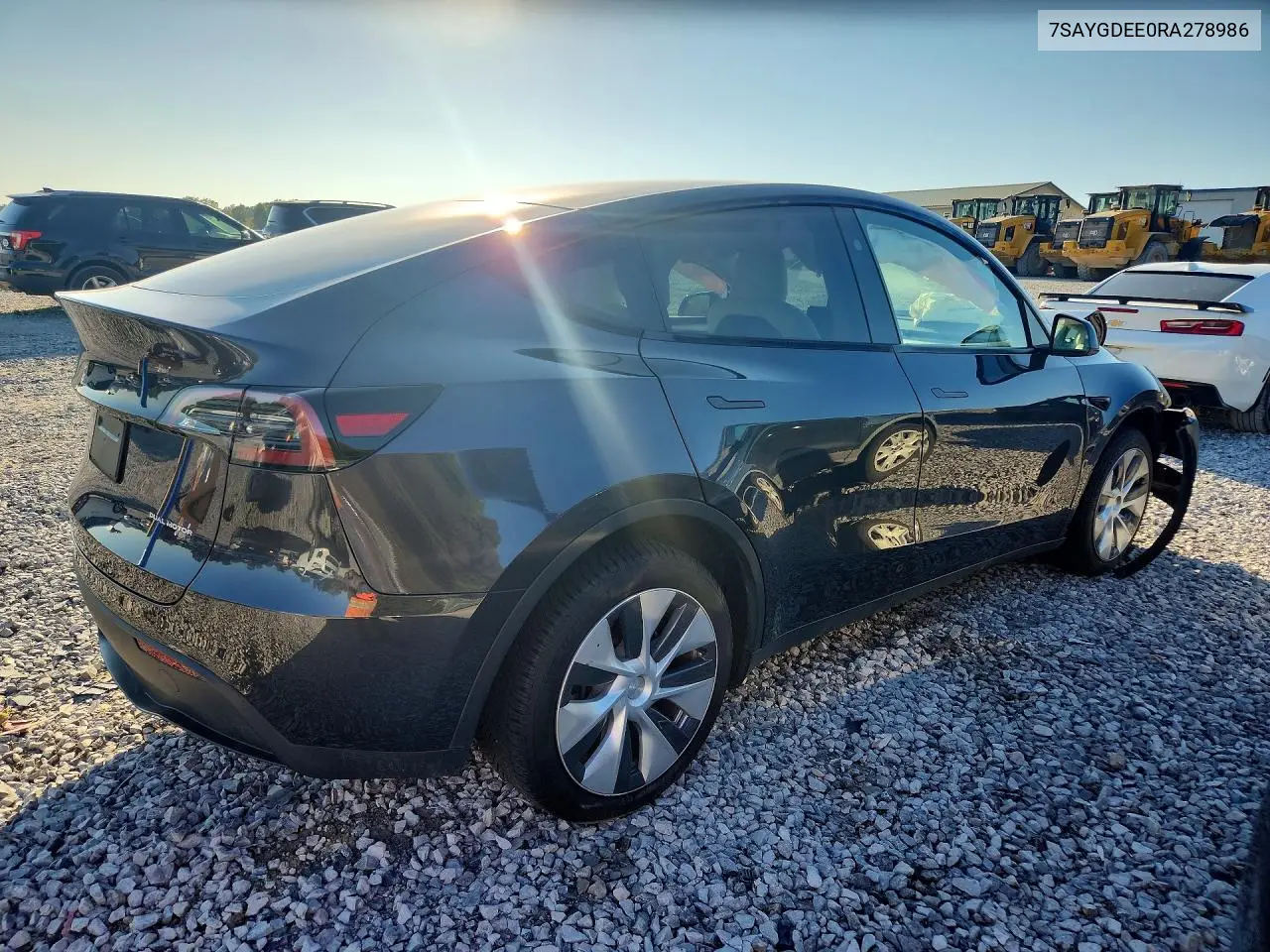 2024 TESLA MODEL Y VIN 7SAYGDEE0RA278986 — фото 3
