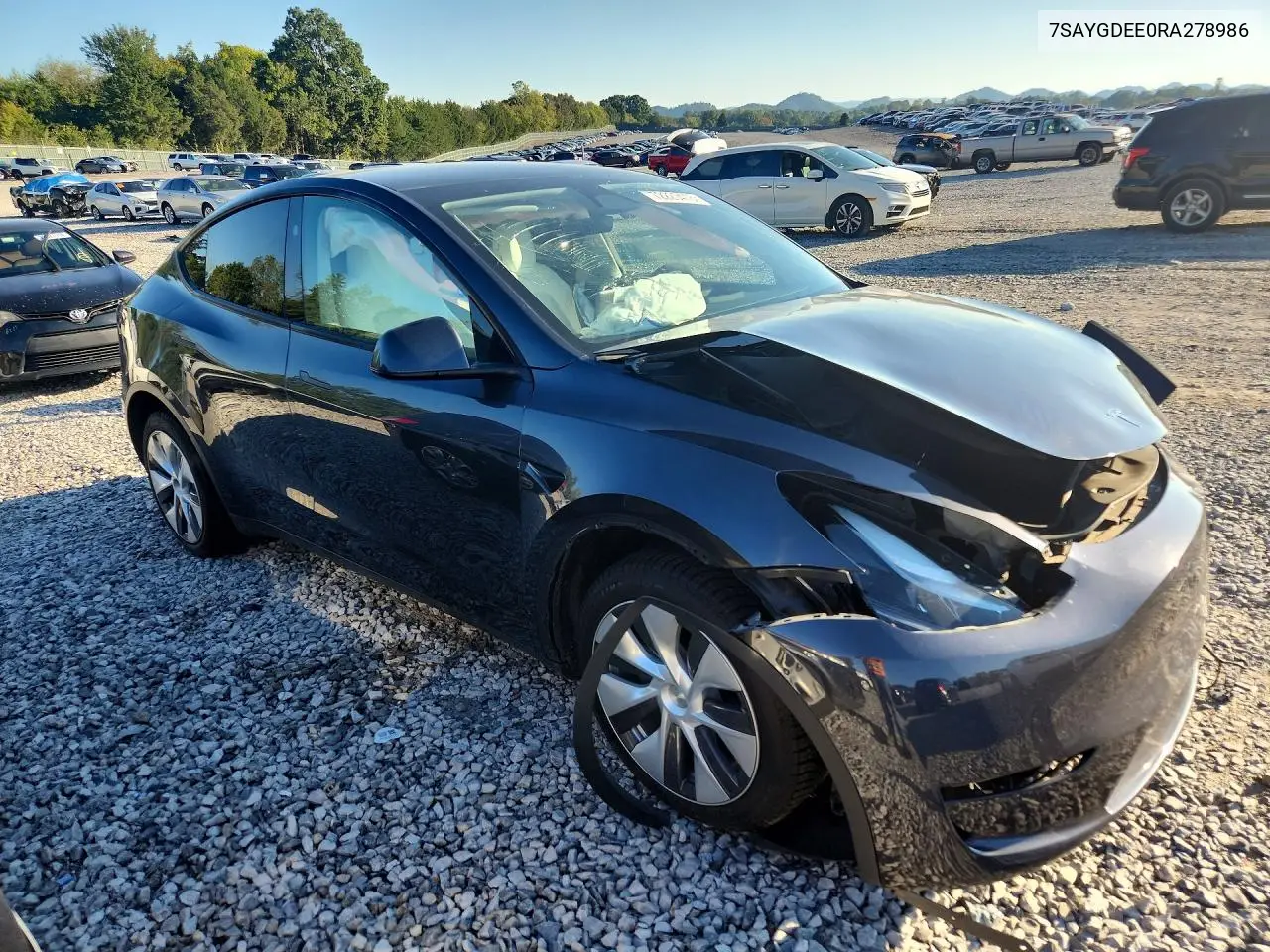 2024 TESLA MODEL Y VIN 7SAYGDEE0RA278986 — фото 4