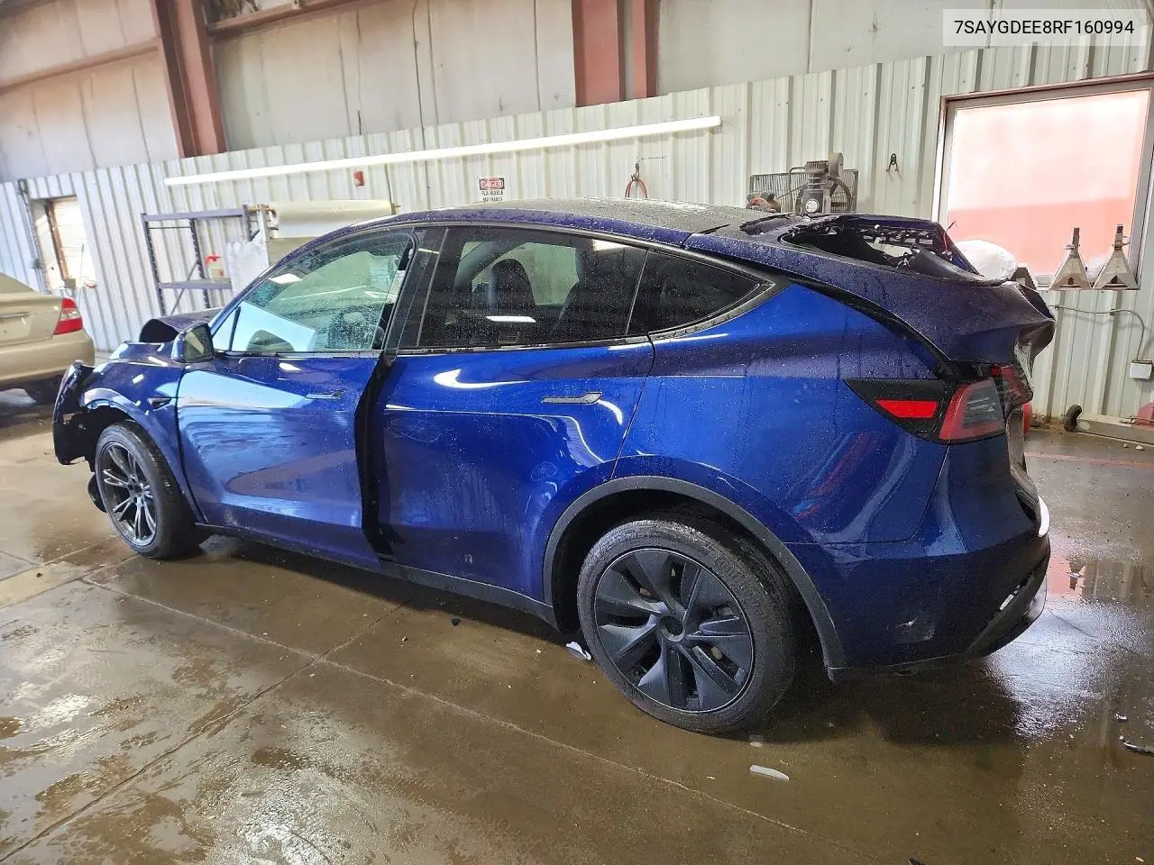 2024 TESLA MODEL Y VIN 7SAYGDEE8RF160994 — фото 2