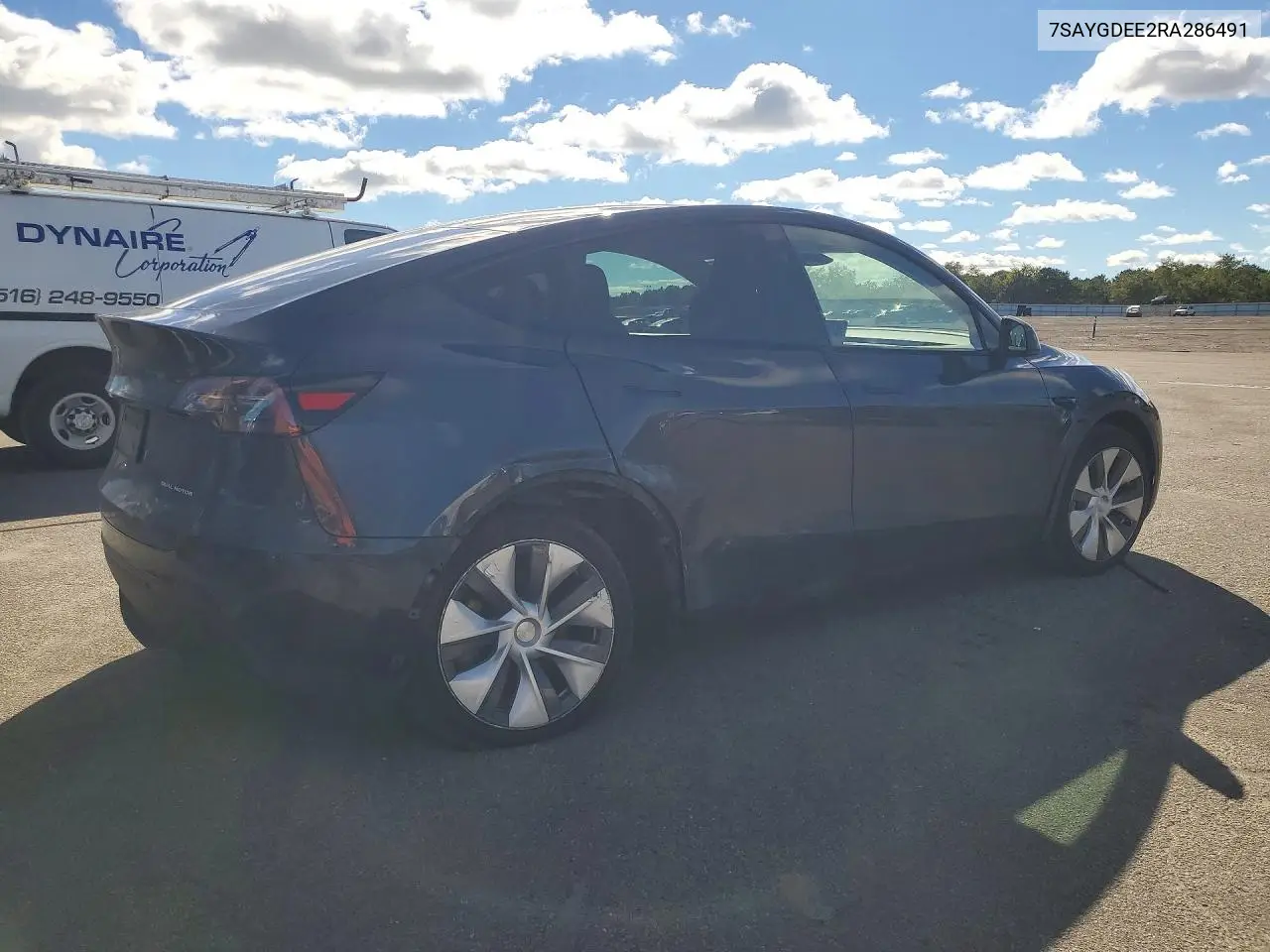 2024 TESLA MODEL Y VIN 7SAYGDEE2RA286491 — фото 3