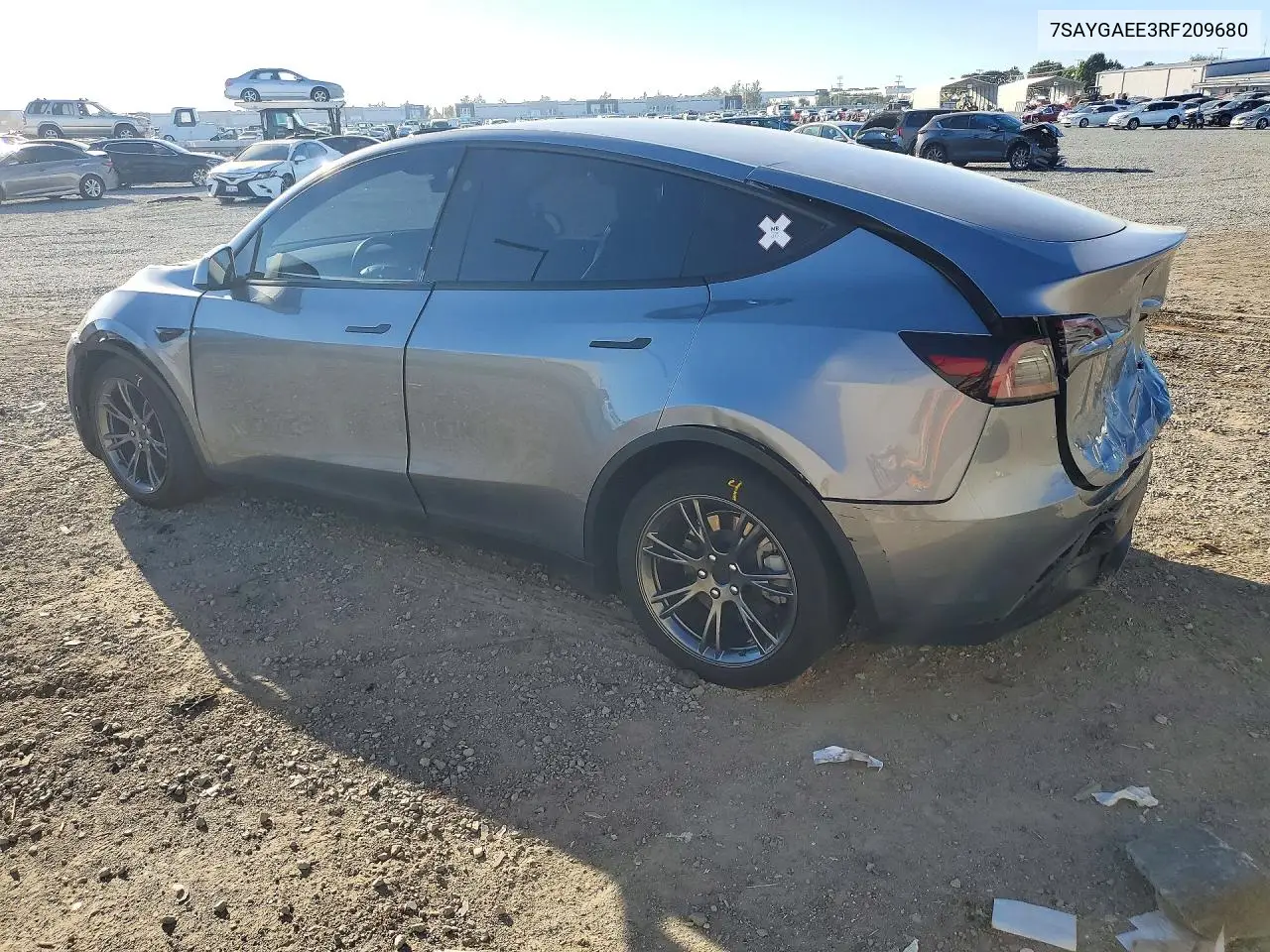 2024 TESLA MODEL Y VIN 7SAYGAEE3RF209680 — фото 2