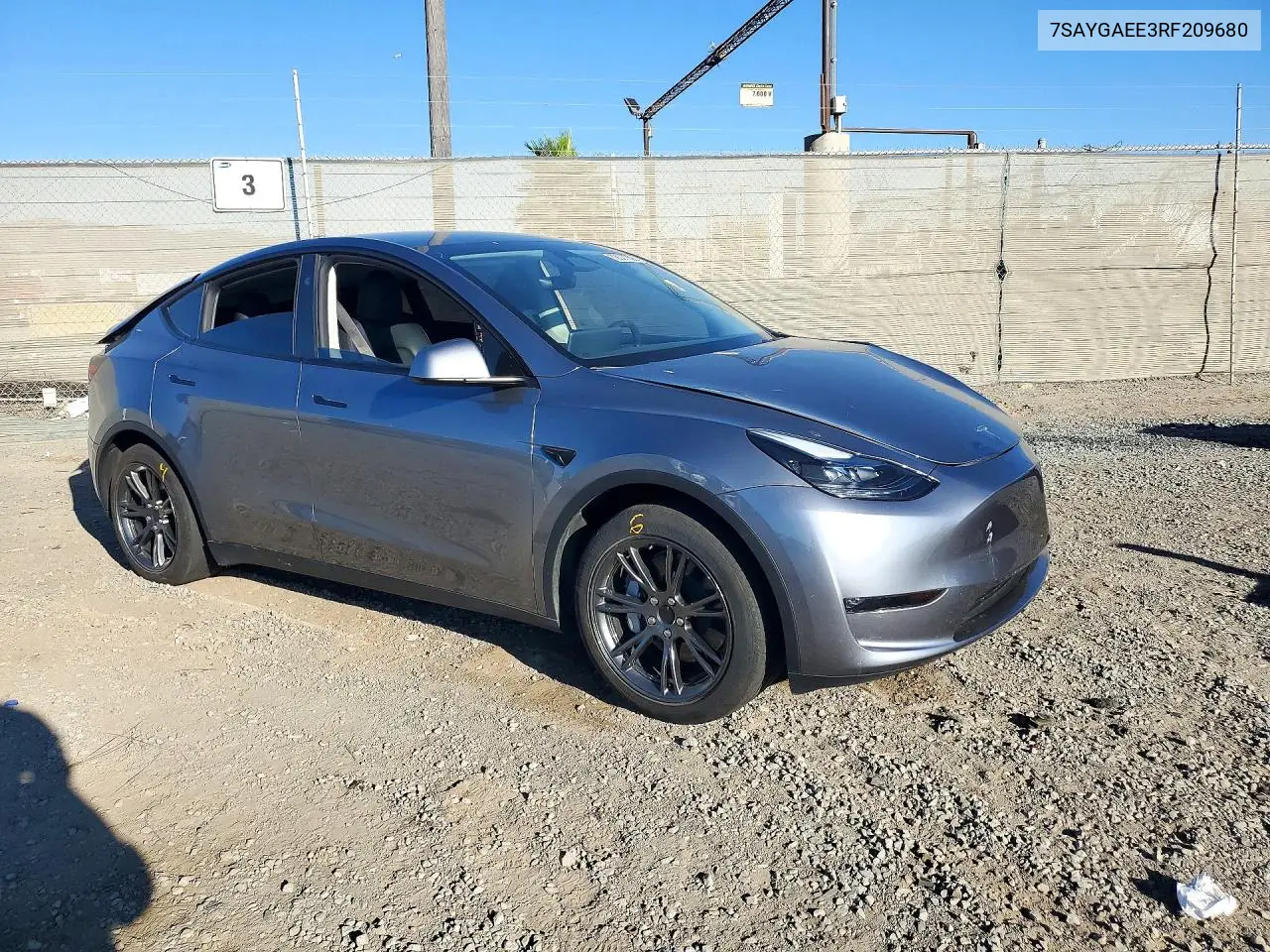 2024 TESLA MODEL Y VIN 7SAYGAEE3RF209680 — фото 4