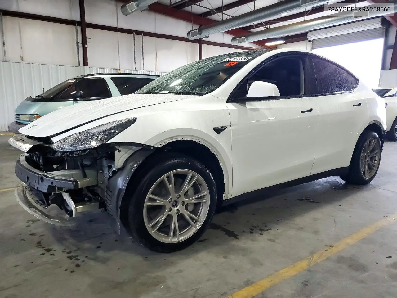 TESLA MODEL Y 2024, VIN 7SAYGDEEXRA258566